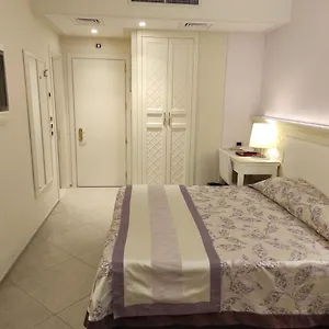 corona-ditalia.it-tuscanyhotel.com/